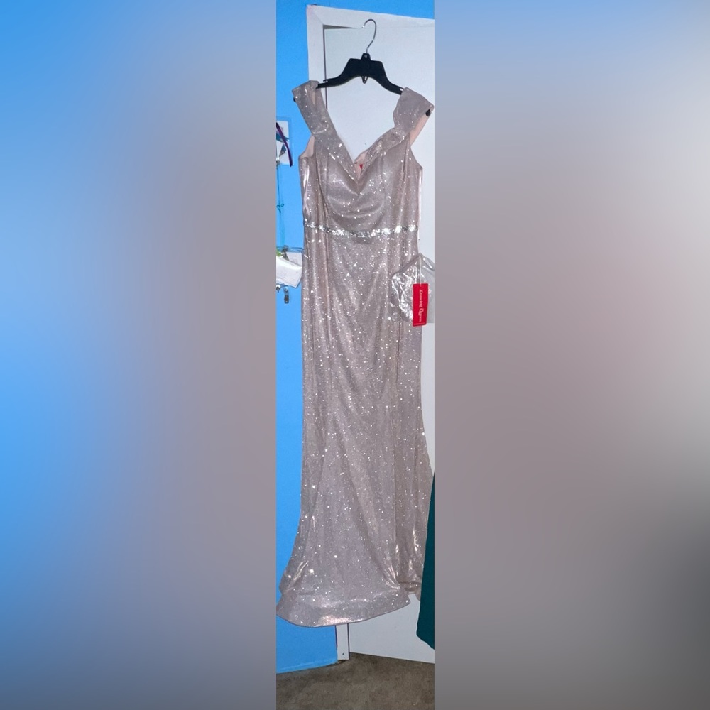 Dress - Picture 2 of 2